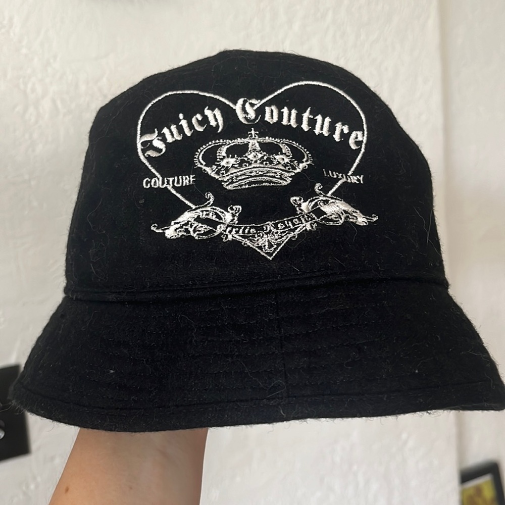 Black juicy couture bucket hat